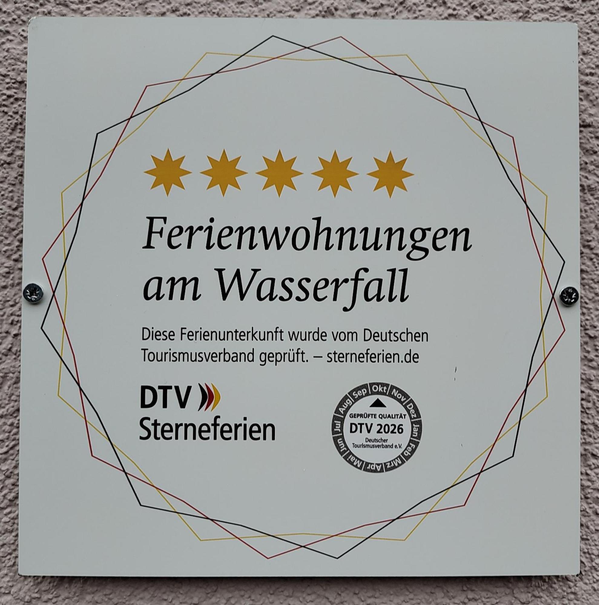 Ferienwohnungen Am Wasserfall Bad Urach Exterior foto
